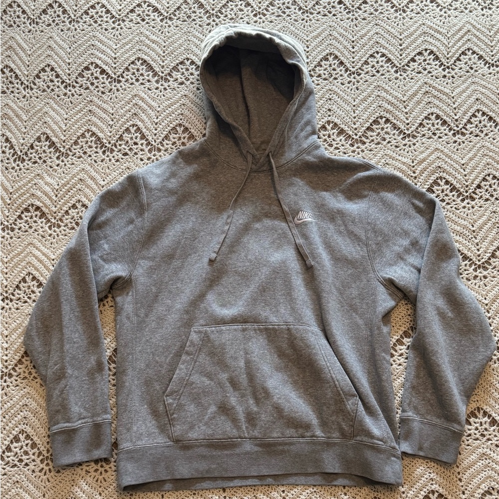 Nike Grey Hoodie Size Medium Drawstrings Front Pocket Elastic Comfort Sweatshirt